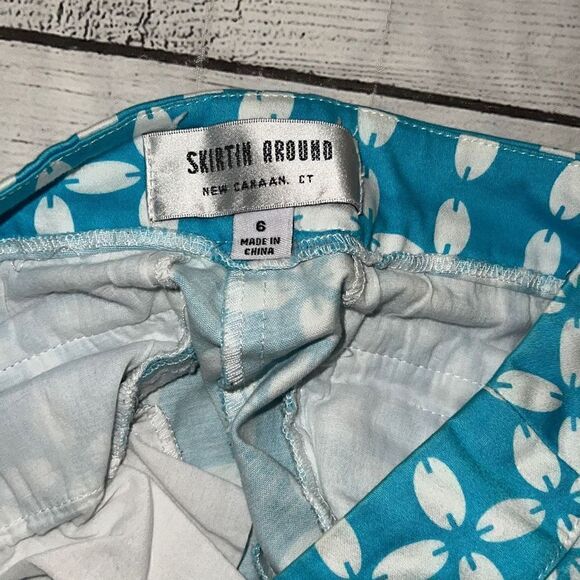 Skirtin’ Around Shorts Blue White Print Preppy sz 6 - Picture 4 of 5